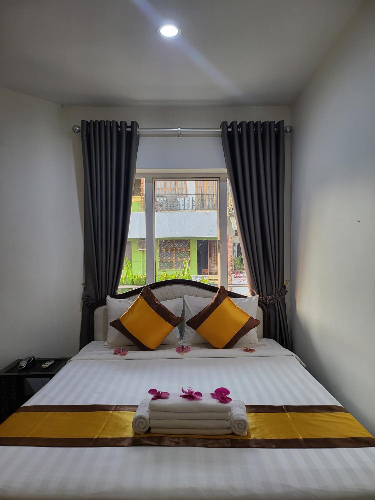 Sun Chakra Boutique Hotel Phnom Penh Exterior foto