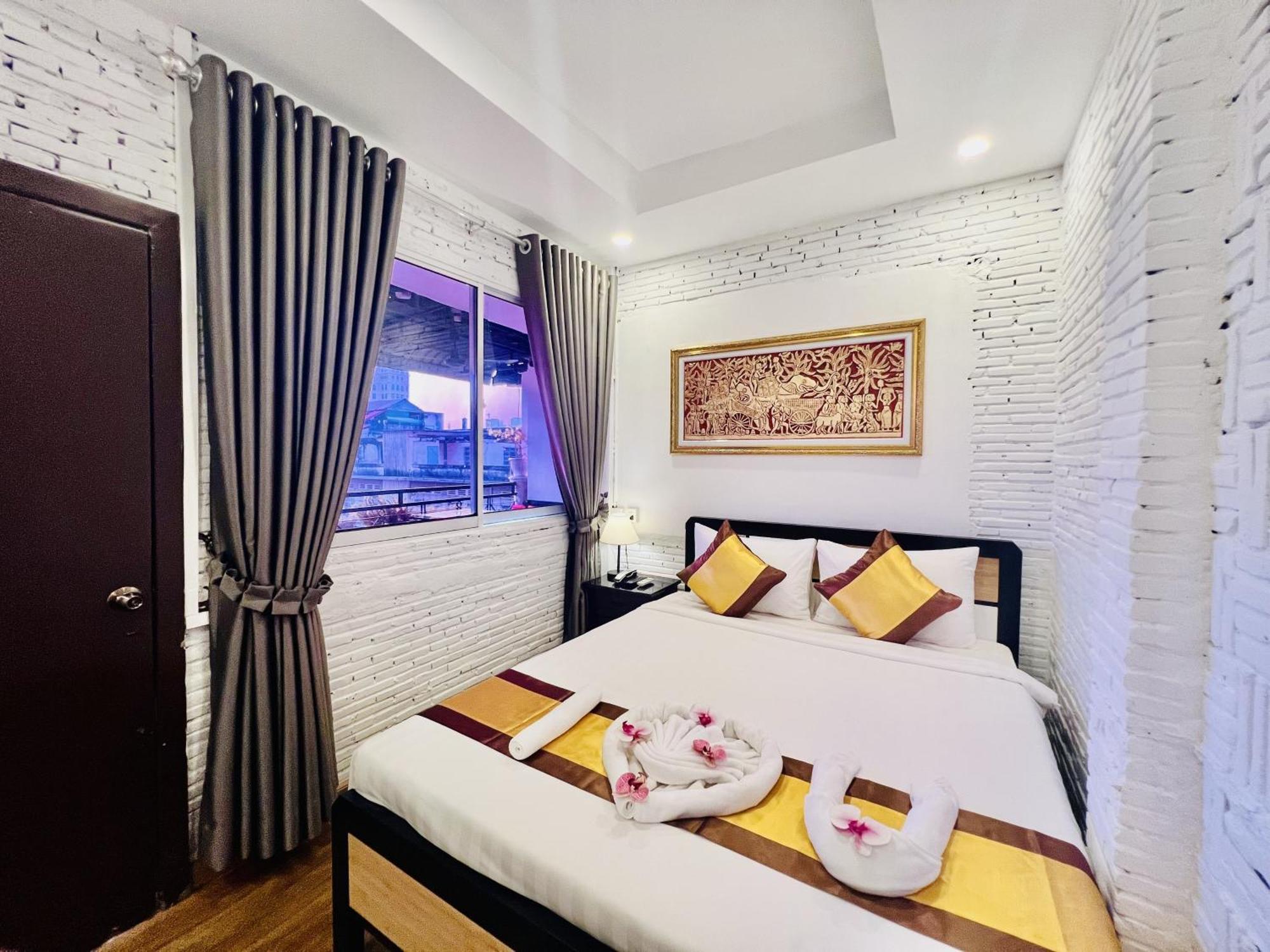 Sun Chakra Boutique Hotel Phnom Penh Exterior foto